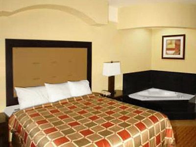 Super 8 By Wyndham Hidalgo/Mcallen Area Exterior photo